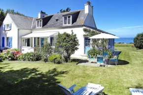 Charming holiday home with sea view, Plougasnou